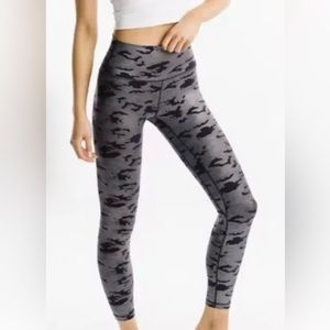 NWT ZYIA Active Silver Camo Supreme Hi-Rise Leggings 2